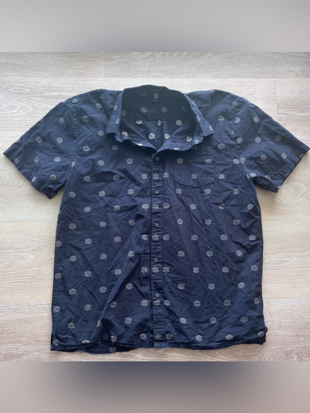 Volcom Men's Black Short-Sleeve Button-Down with Tan Print